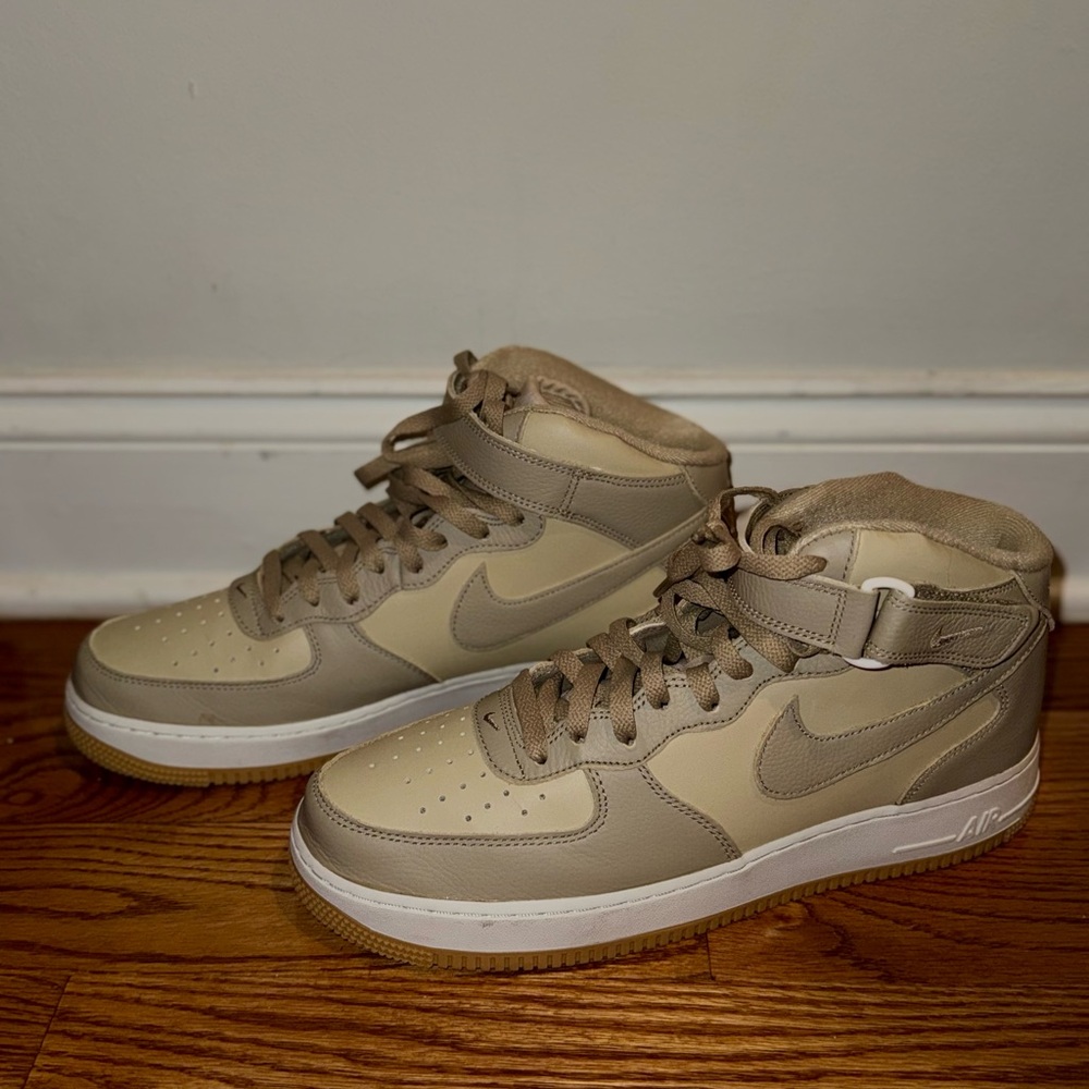 Nike High-Top Sneakers in Brown and Cream